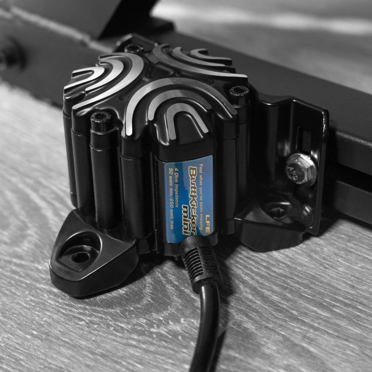 ButtKicker Mini LFE haptisk transducer 4 ohm