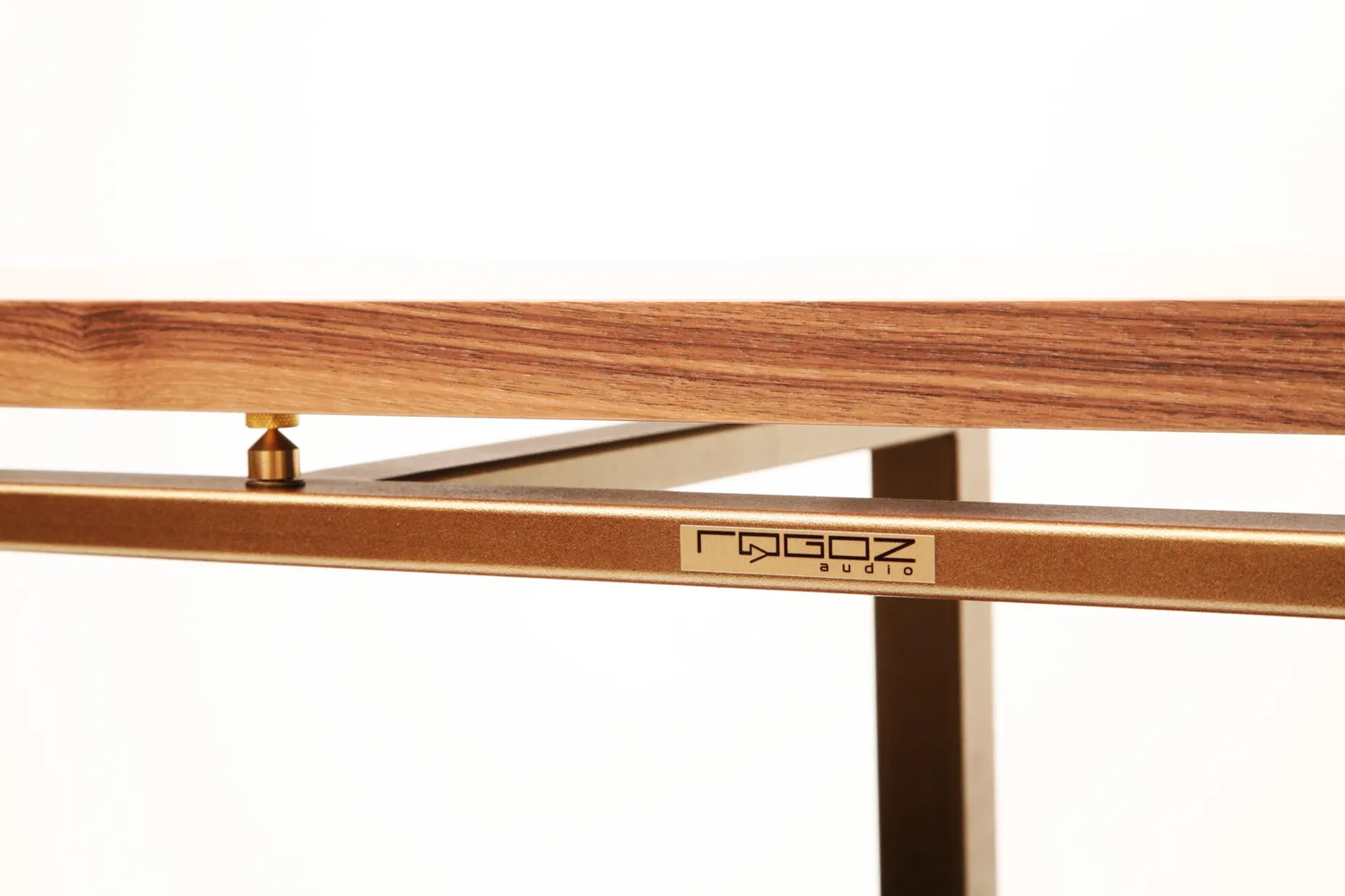 Rogoz Audio 4QG3 hi-fi-rack 3 hylder valnød