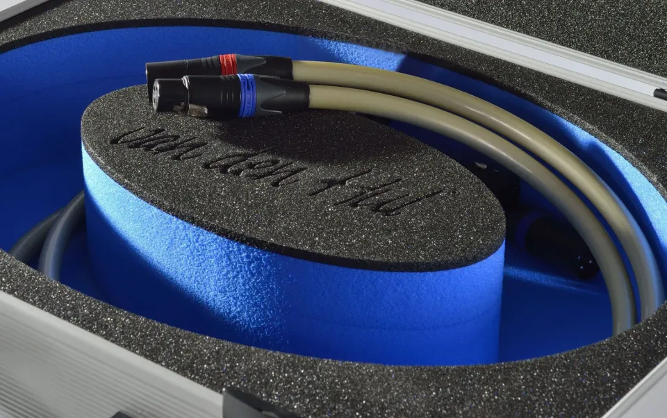 A. J. van den Hul MC – The Platinum Hybrid MK II Balanced signalkabel