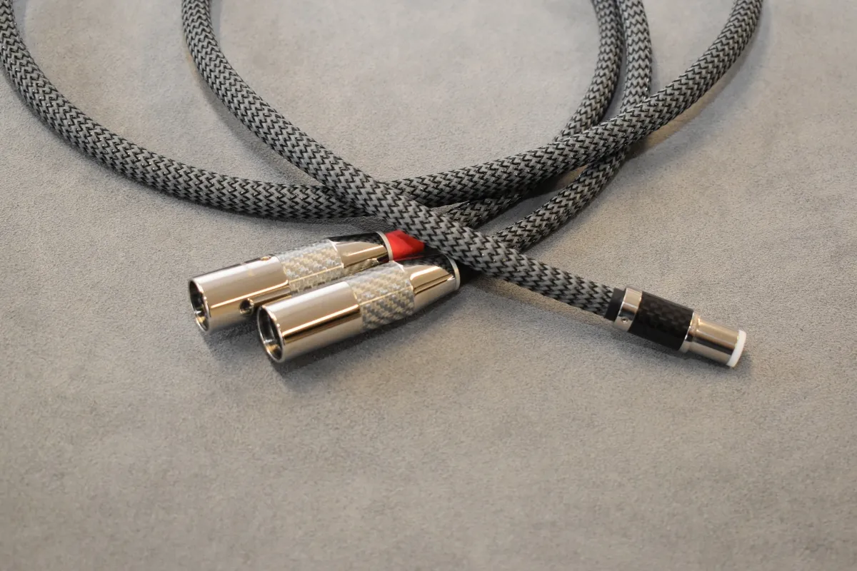Dyrholm Audio Vision tonearmskabel med Furutech NCF-stik
