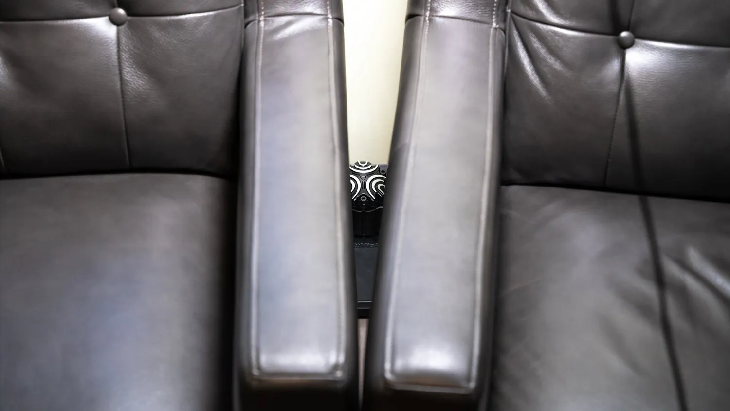 ButtKicker Wireless Couch Kit trådløst haptisk sofasæt
